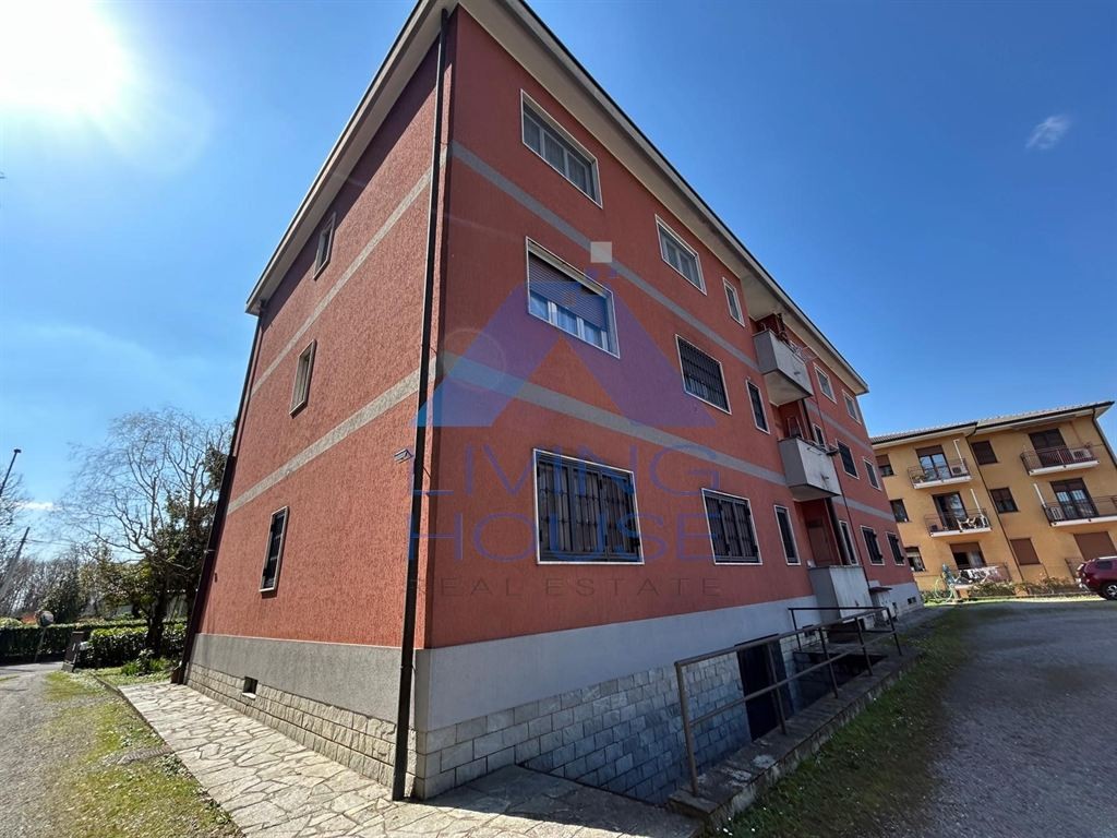 Magazzino in vendita a Lesmo